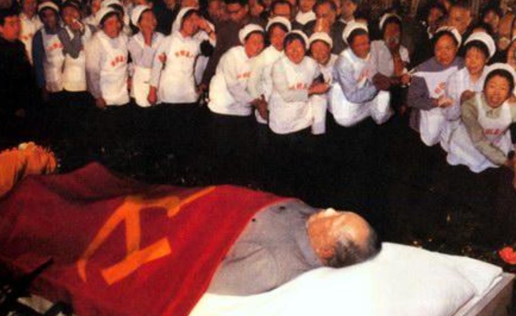 毛主席口中的华国锋是个老实人，但就是这个老实人，在毛主席去世后，却公然做了一个违