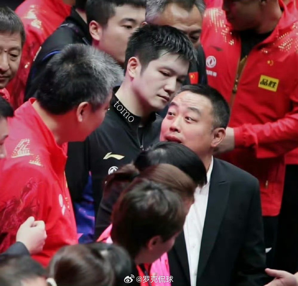 刘国梁高度肯定樊振东樊振东确实配得上高度肯定，巴黎奥运会的举头望明月，让对手低头