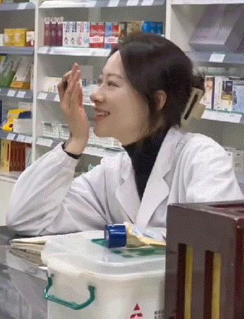 网友:我很确定的告诉你们，她没有对象，她是俺媳妇！[呲牙][呲牙][呲牙]