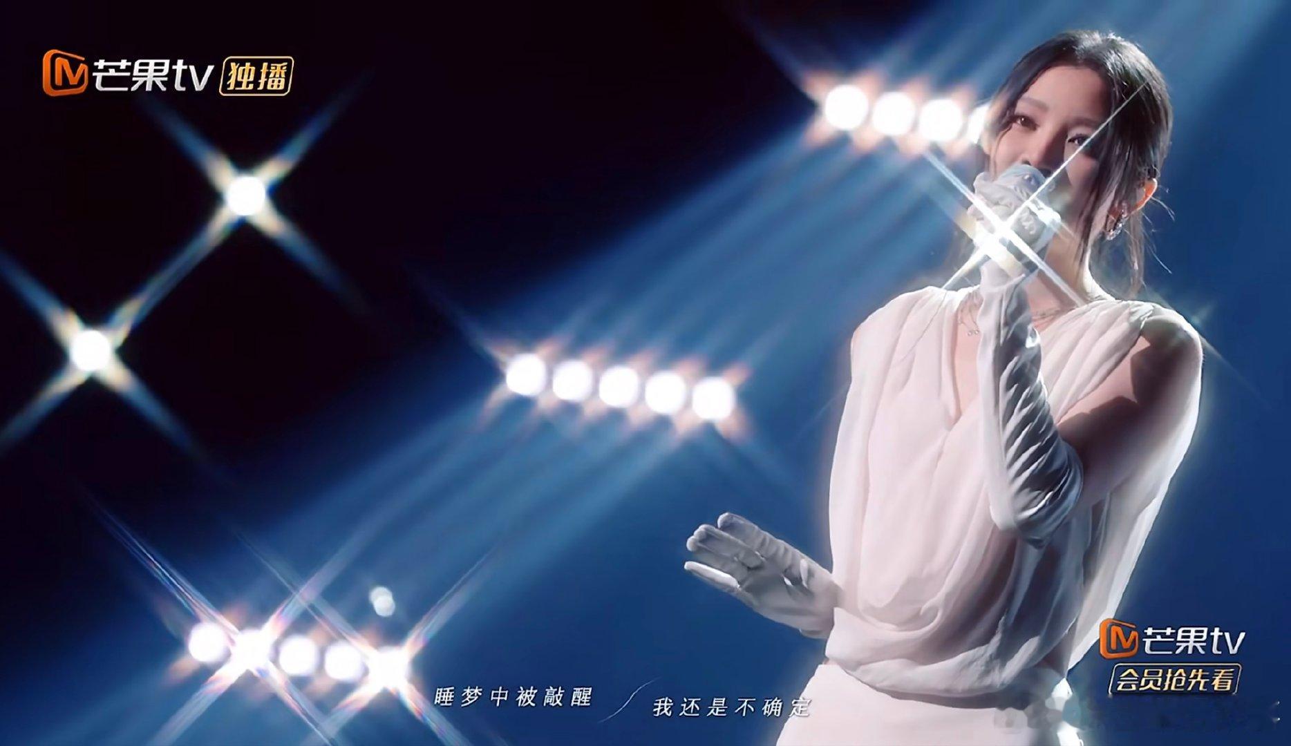 周兴哲姚晓棠的屋顶上男帅女美 声生不息 一开口就跪了！周兴哲的深情嗓音配姚晓棠的