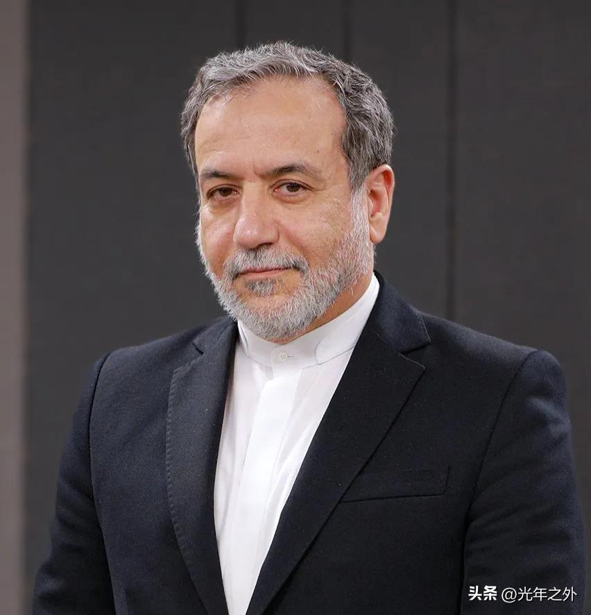 阿拉格齐的质问：戳破美式双重标准的遮羞布
 
伊朗外长阿拉格齐直言：“美国支持以