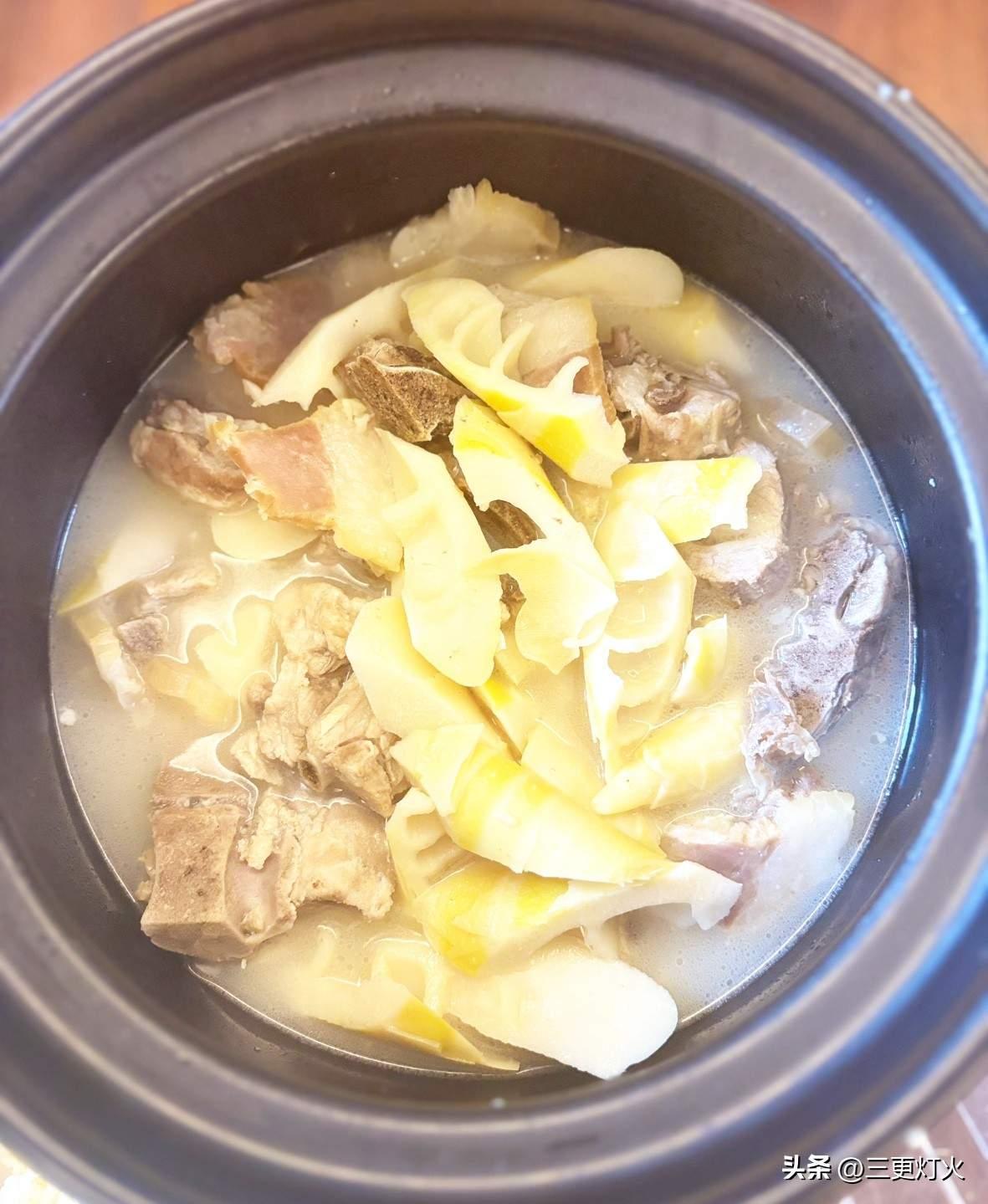 浙江的省菜，自从来到浙江以后，又像老家一样，竹笋成了家里的必备一道菜之一。但是还