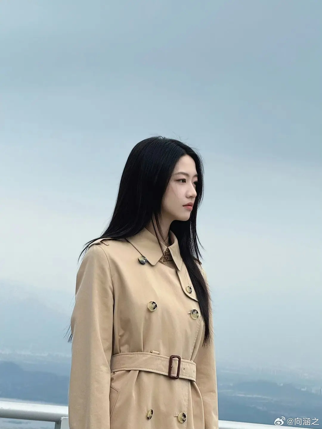 向涵之这个造型真的太有汤唯的感觉了 