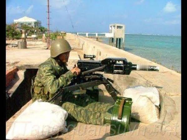 越南海岛部队装备的AGS-17榴弹发射器
现在该榴弹发射器越南已经能够自行生产