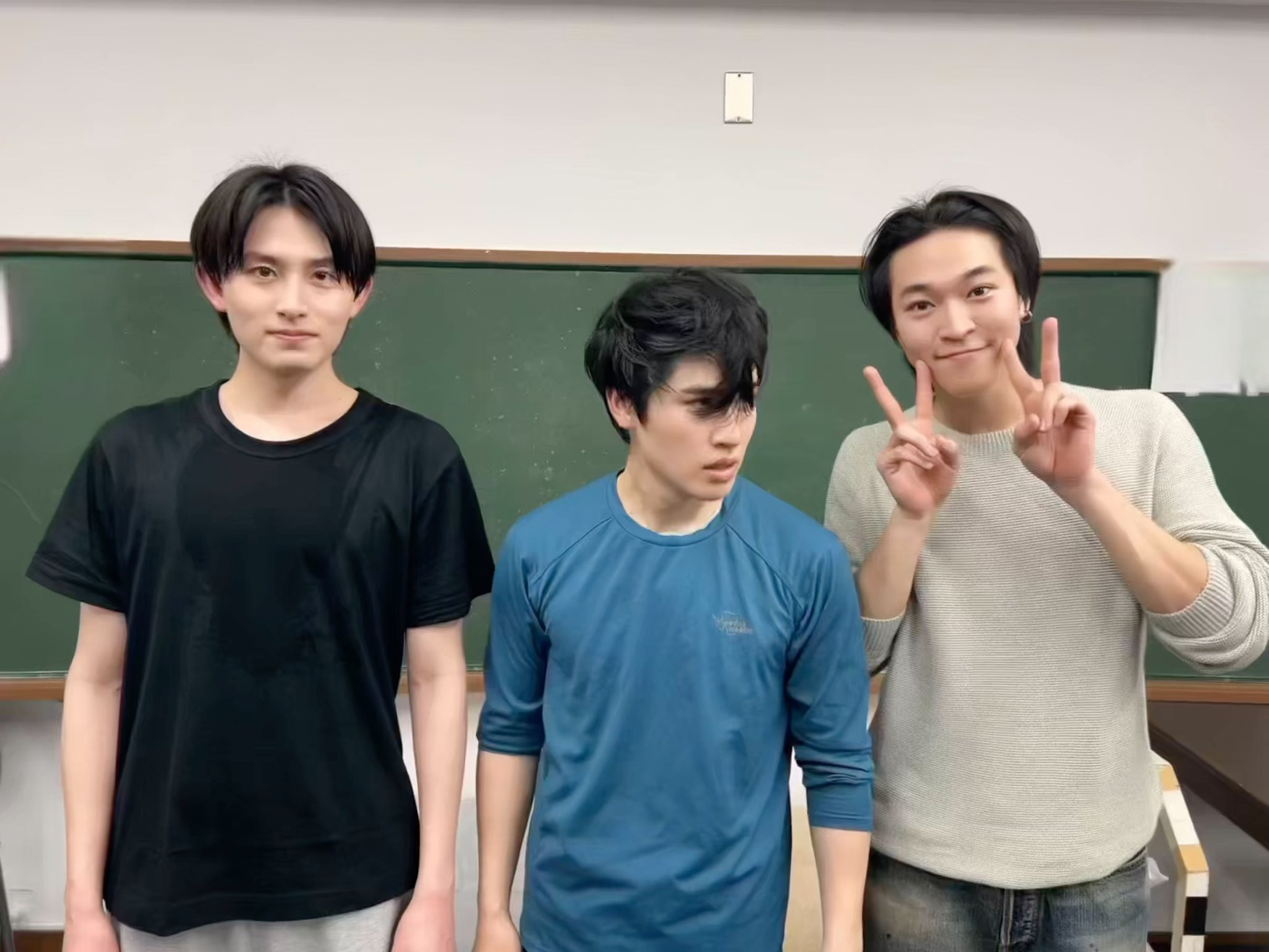 土屋神葉（🕺アイドル経験者に挟まれて踊る僕の構図🕺今朝テレビでも観ましたが、