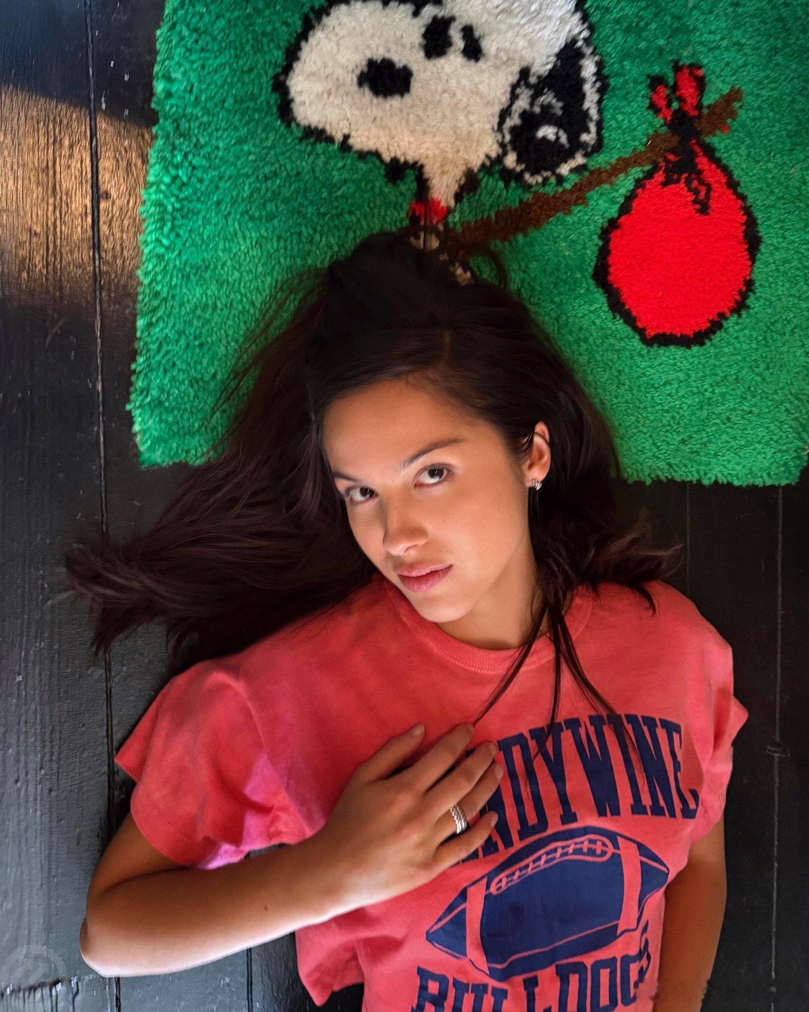 Olivia Rodrigo 向Pitchfork谈及自己创办Daisy Cha