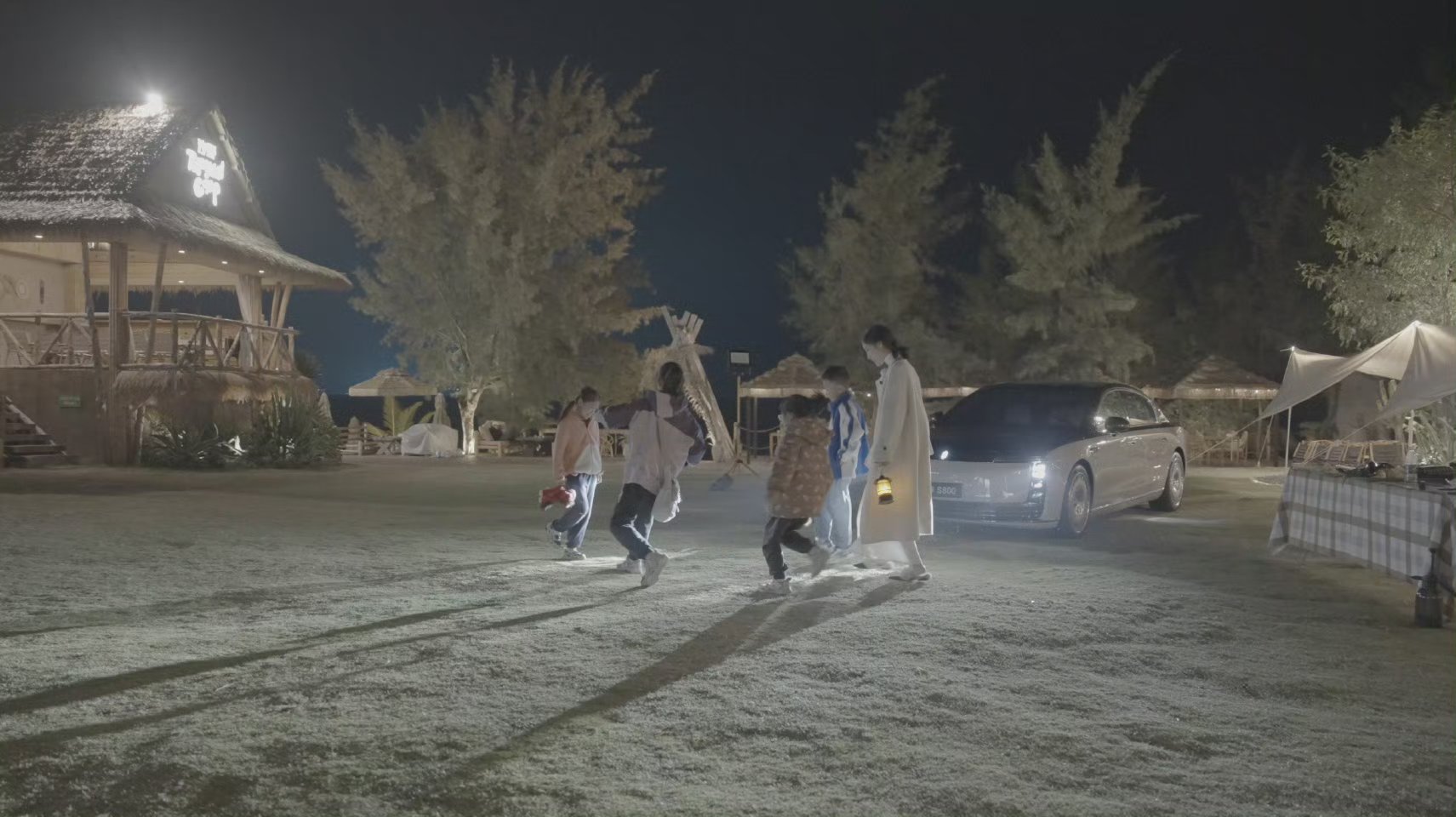 心里装着美好的祝福，走到哪里都像是自带幸运光环，不管遇到什么挑战都能轻松应对，愿