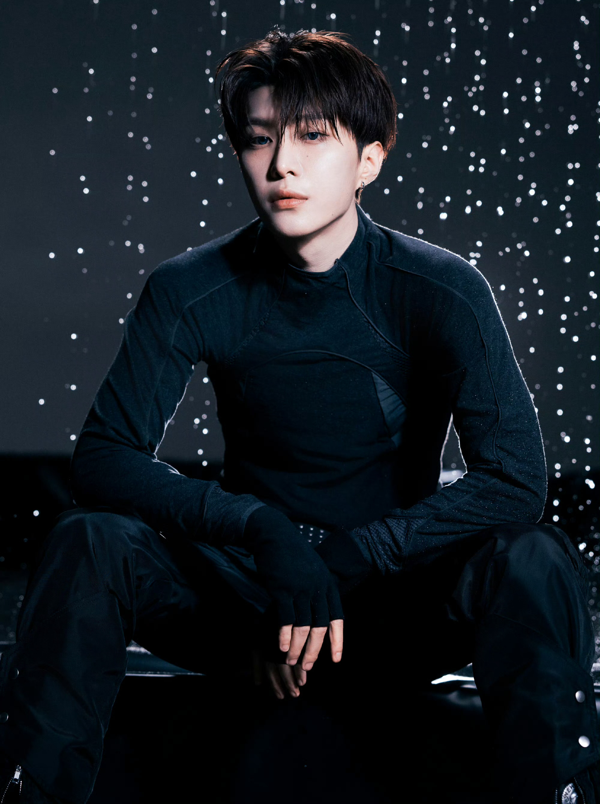 范丞丞哪是复仇摇分明是在偷心 抖舞一用黑衣战袍偷走了多少心 你好星期六