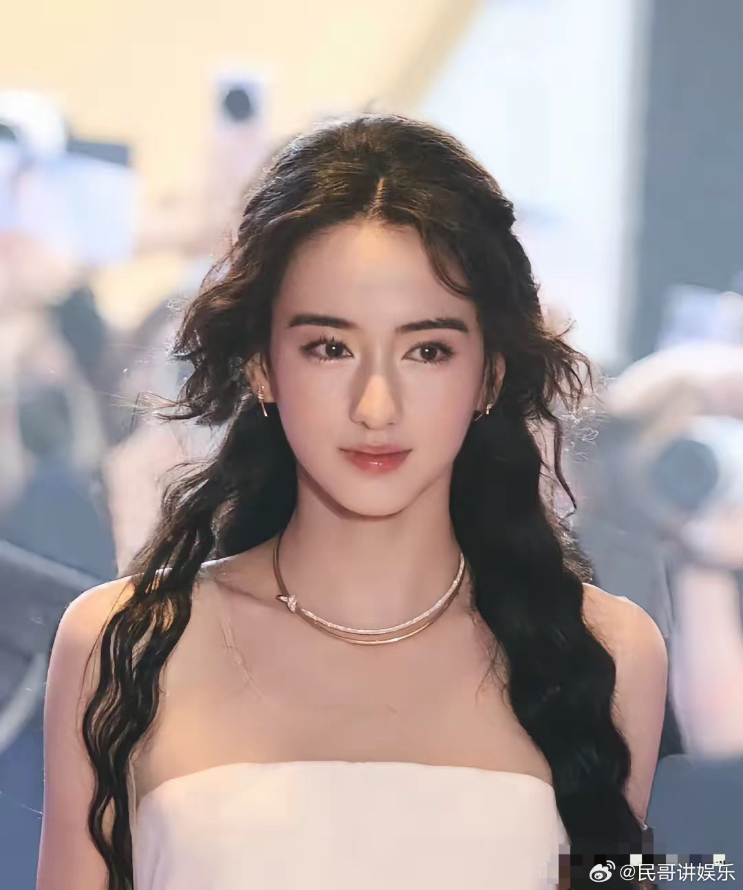 今年最火的女星不是杨紫，不是赵丽颖而是能和肖战一起拍戏的她：李宛妲李宛妲真的在适