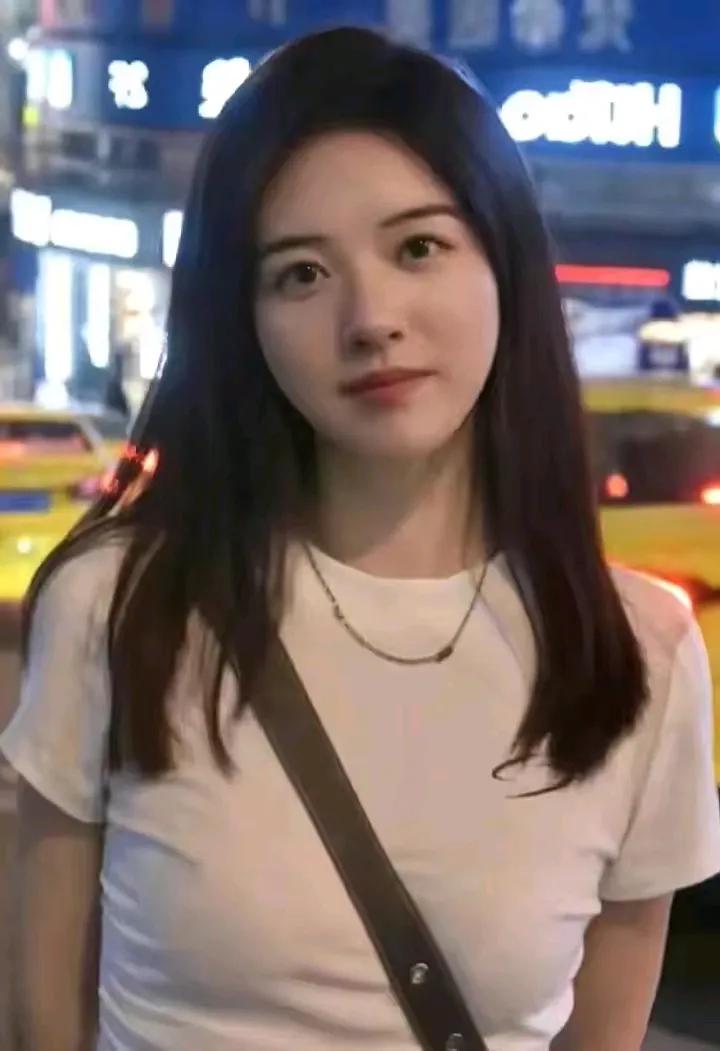 大家好，我是一个88年出生的单身母亲，经历了婚姻的起起伏伏，如今带着女儿回到了久