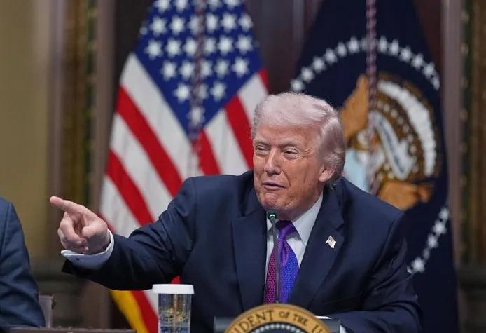 快讯！
特朗普：将联合多国军舰护航霍尔木兹

当地时间3月14日，特朗普在社交平