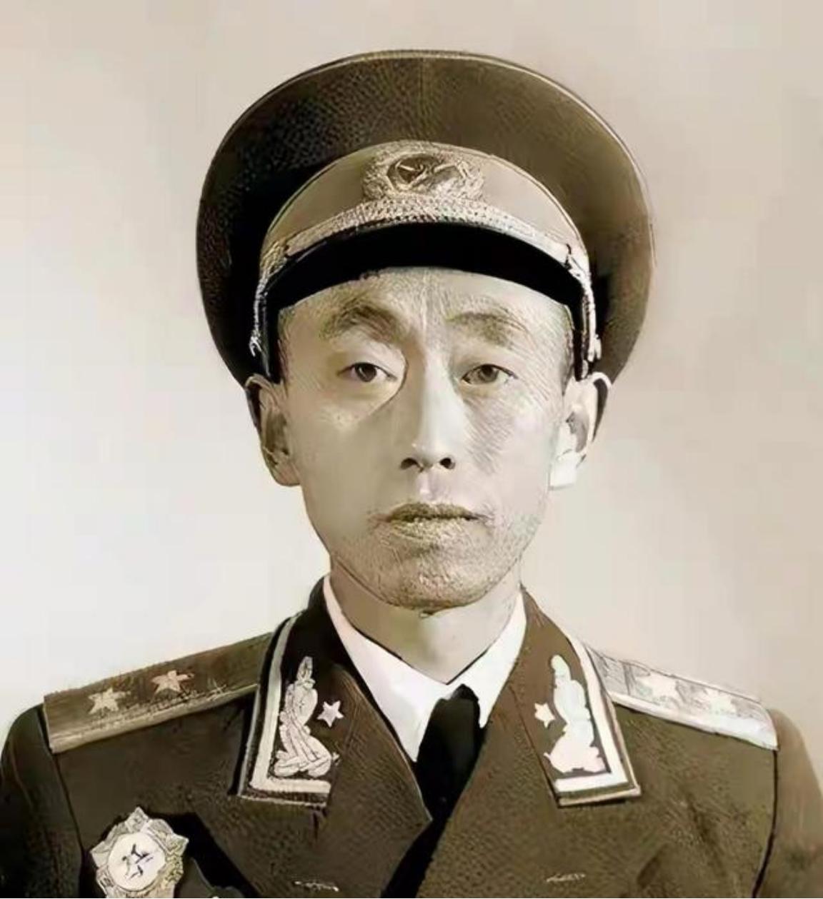 1983年，一位西路军老兵在医院看大门的时候，没招谁没惹谁，居然被人活活打死了。