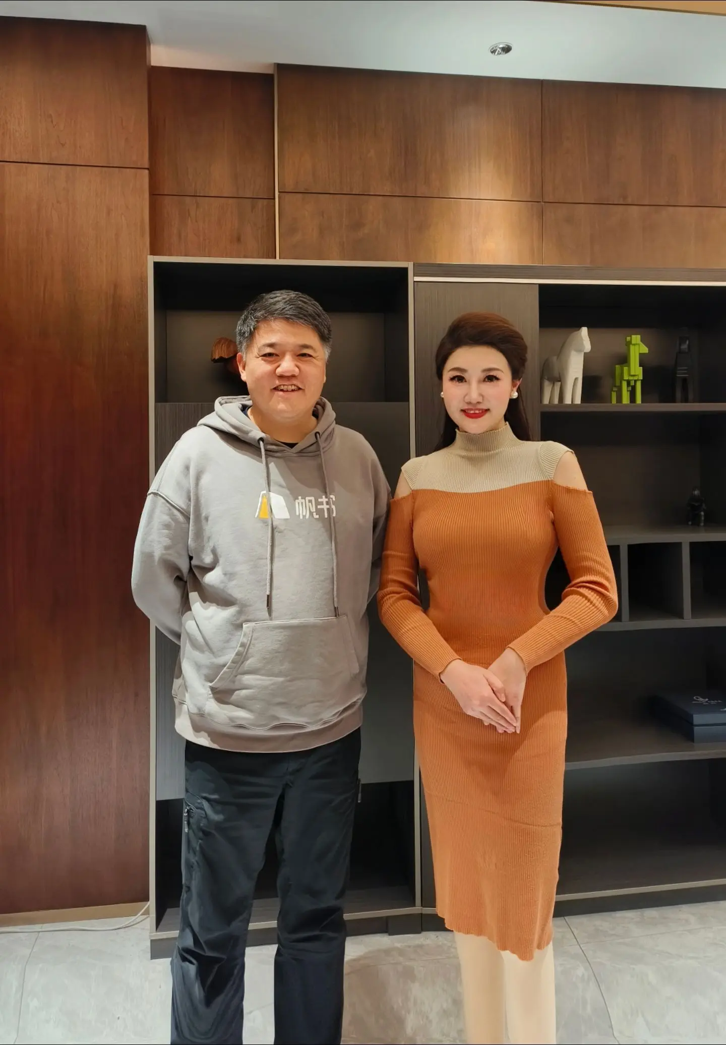 樊登老师特别平易近人，主持完，我也感受到了思维的力量和香气