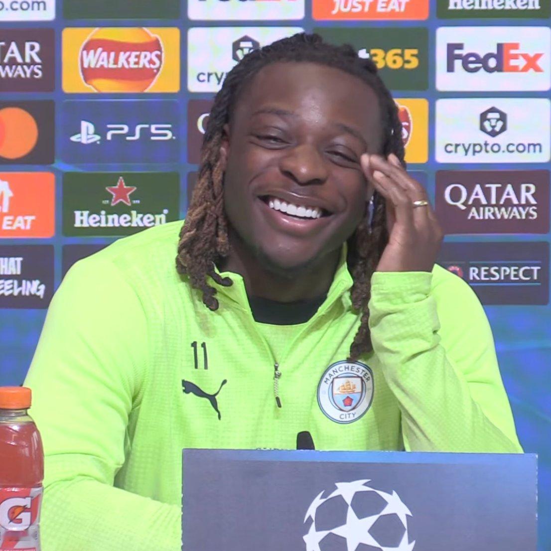 当被问到看到阿森纳输球有什么感受时，多库笑着表示：“这很难说，倒不是说我多开心。