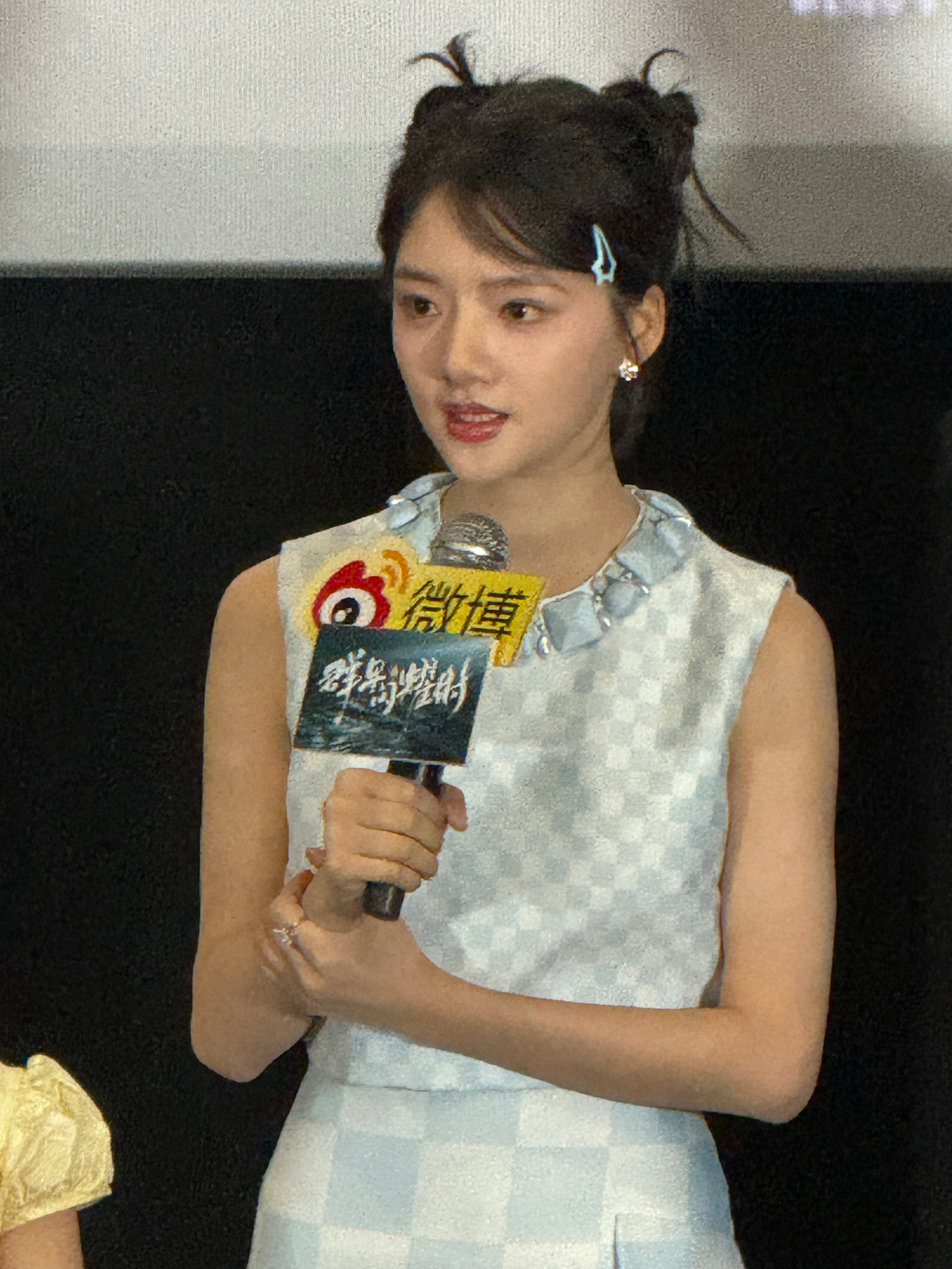 #任敏体态# 前几天追剧拍的原相机生图，大家看看状态如何？ ​​​