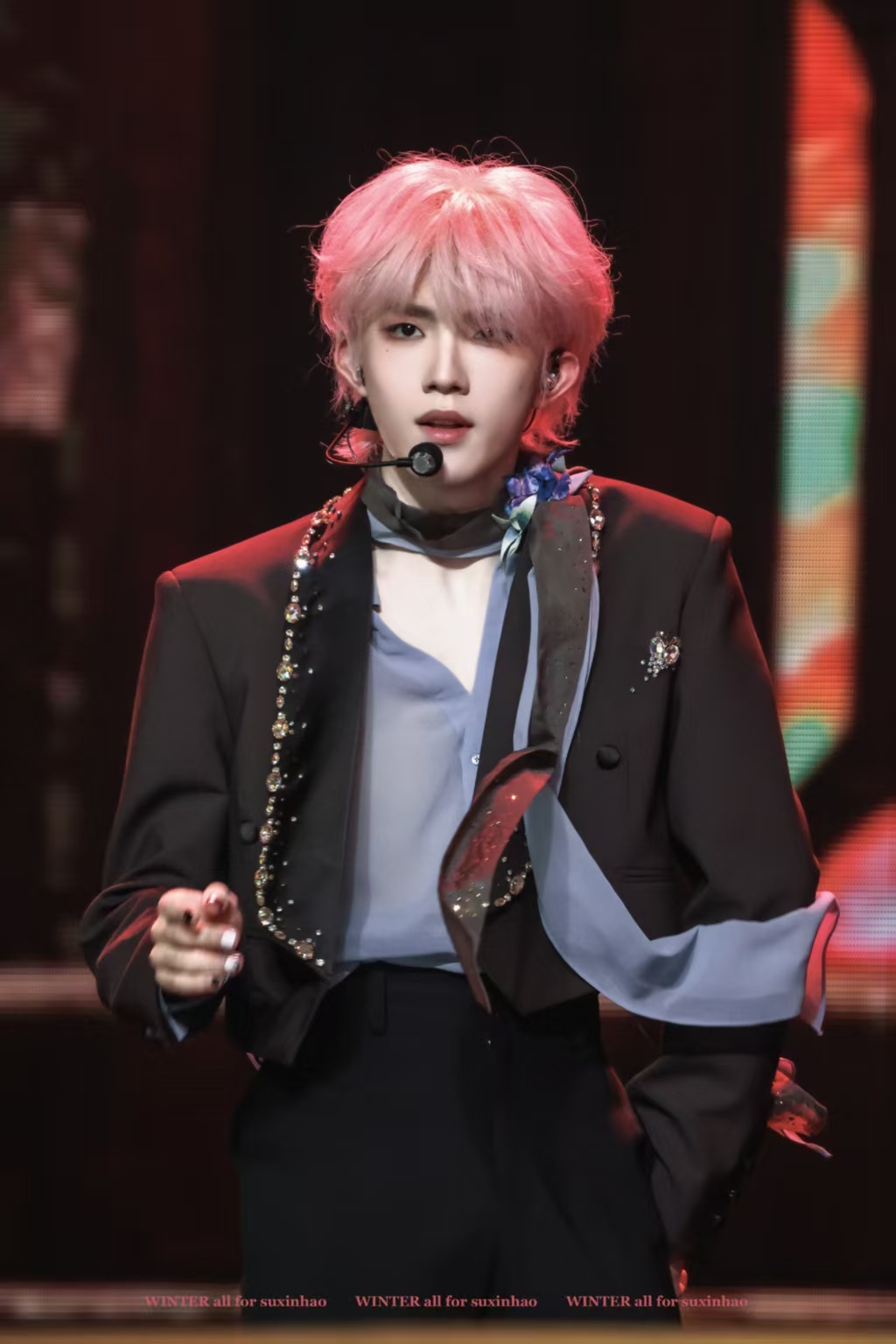 苏新皓商业价值苏新皓个资变团资苏新皓的商业价值，从来都是靠自己一步一步走出来的。