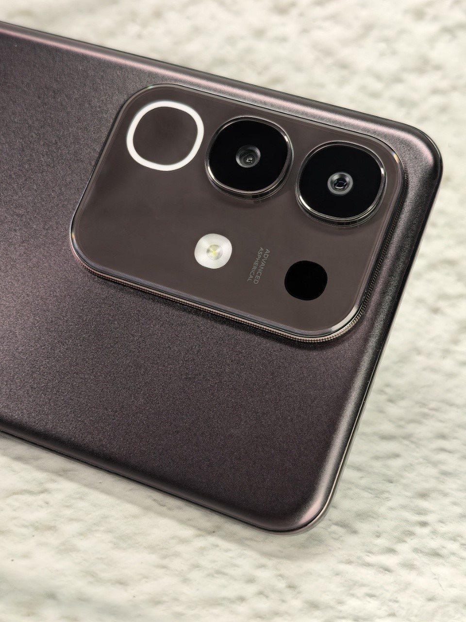 用Y300t这段时间是真舒服📱系统里没那些多余应用，不想留的能直接删，广告开关