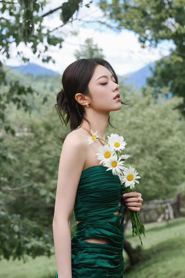 赵今麦这套神图，谁顶得住！😍 