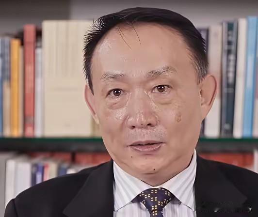 最近总刷到讨论卢麒元的帖子
大家都在猜他说的"通天人物"到底是谁？拿李鸿章那2万