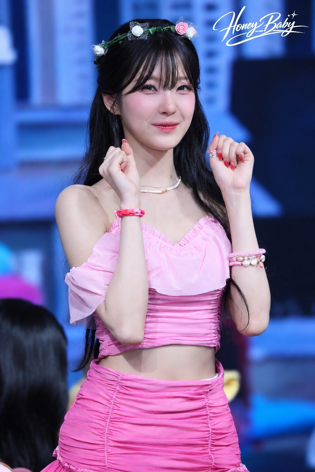 白知宪[超话]  🐳蜜罐甜心白知宪 260801 AM签售 饭拍高清cr: O