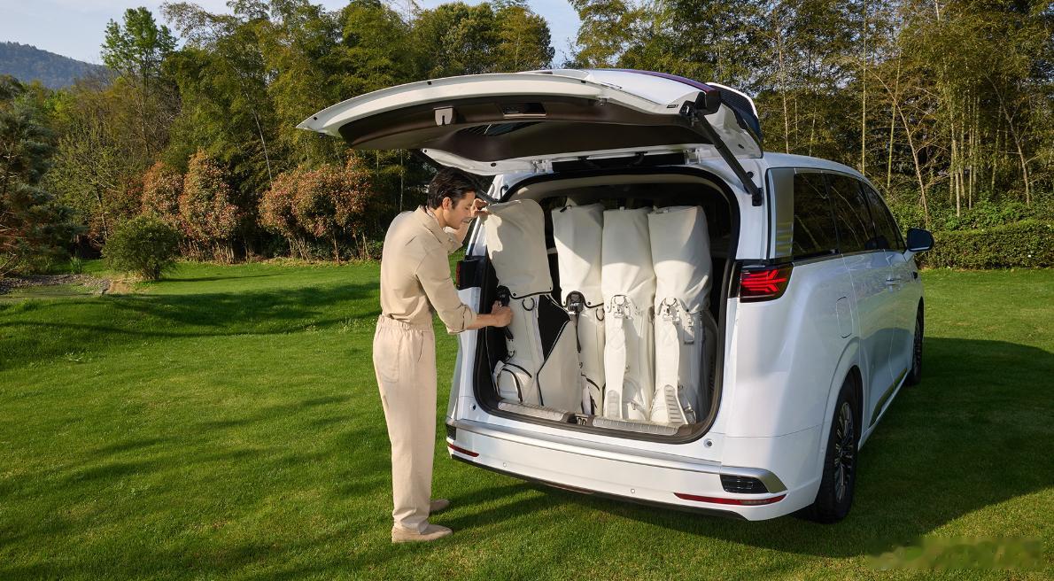 讲真的这次第二代腾势D9真正的提升，全都落在日常真实用车的感受里，完全不是单纯的