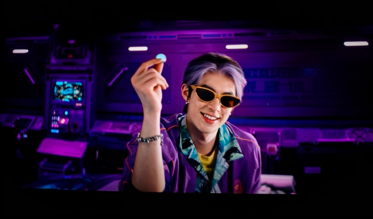 看完《星河入梦》，早已泪流满面。那么多人带着现实的伤痕，躲进良梦系统沉沉睡去，只