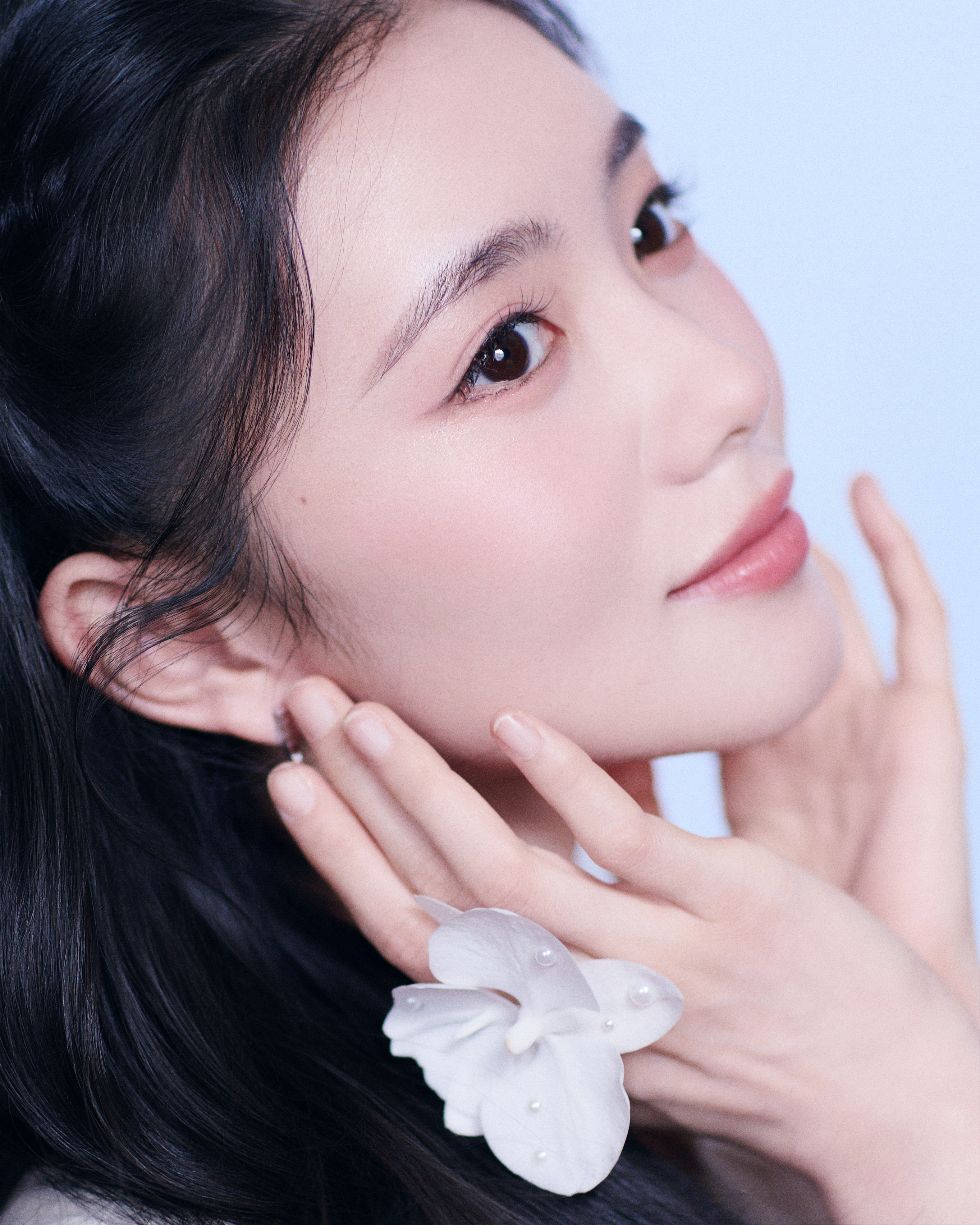 👠刘浩存大大方方刘浩存穿十厘米高跟鞋定点转圈