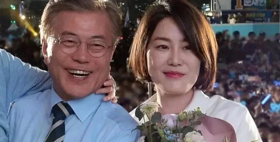 韩国检察机关4月24日表示，前总统文在寅因涉嫌优先聘用前女婿，将以“贿赂罪”受到