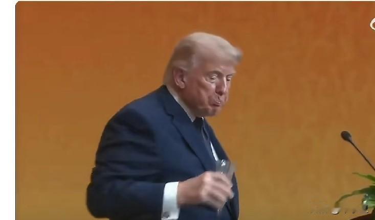 从不喝酒的他一反常态，昨天晚宴上也开始喝酒了酒桌戒酒