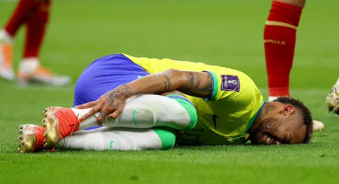 内马尔回应国家队落选：情绪低落但斗志仍在，世界杯最后机会未丢巴西队新一期集训名单