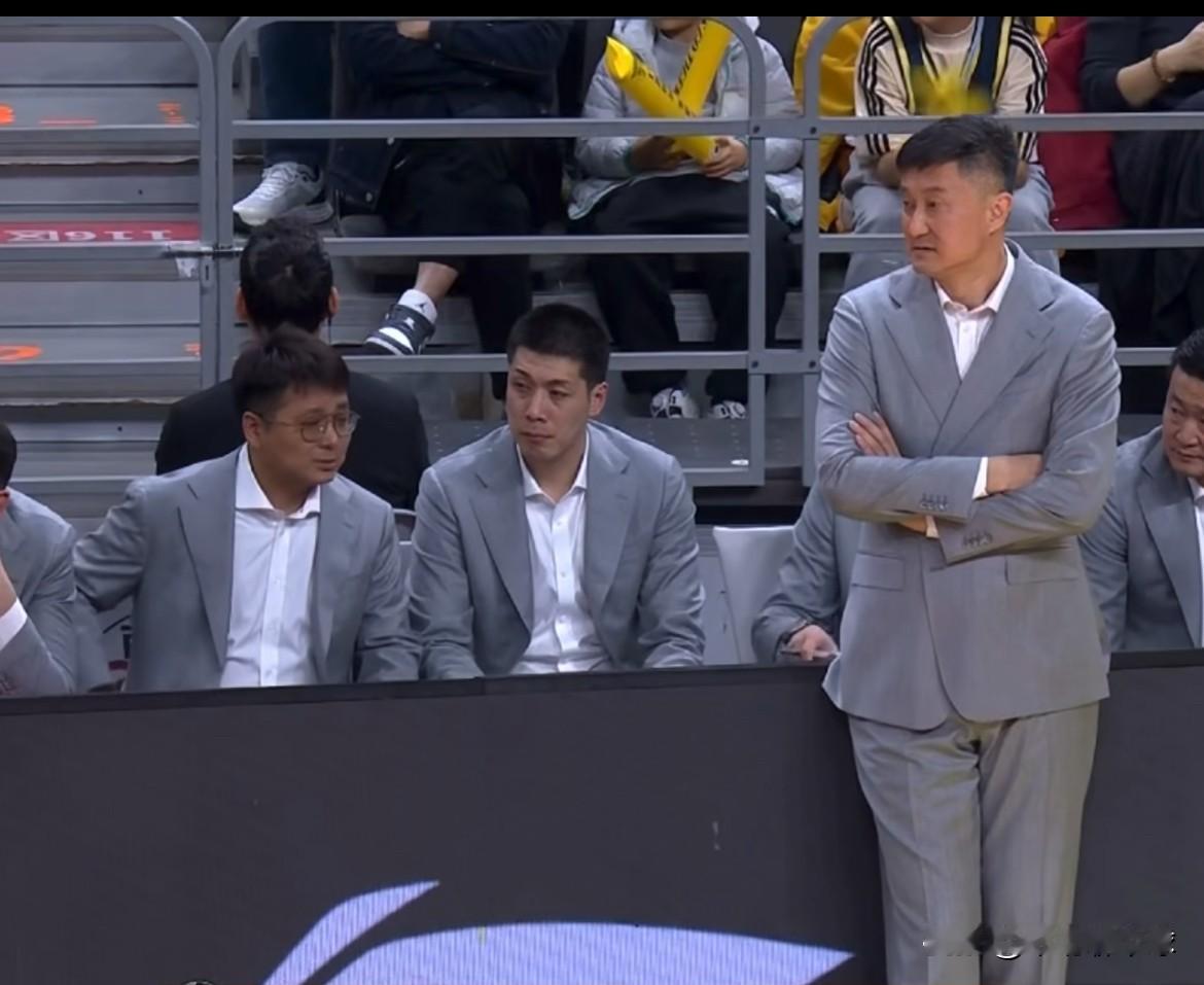 广东男篮遭上海男篮双杀：该如何调整？
广东男篮2月3日主场再次不敌上海男篮，本场