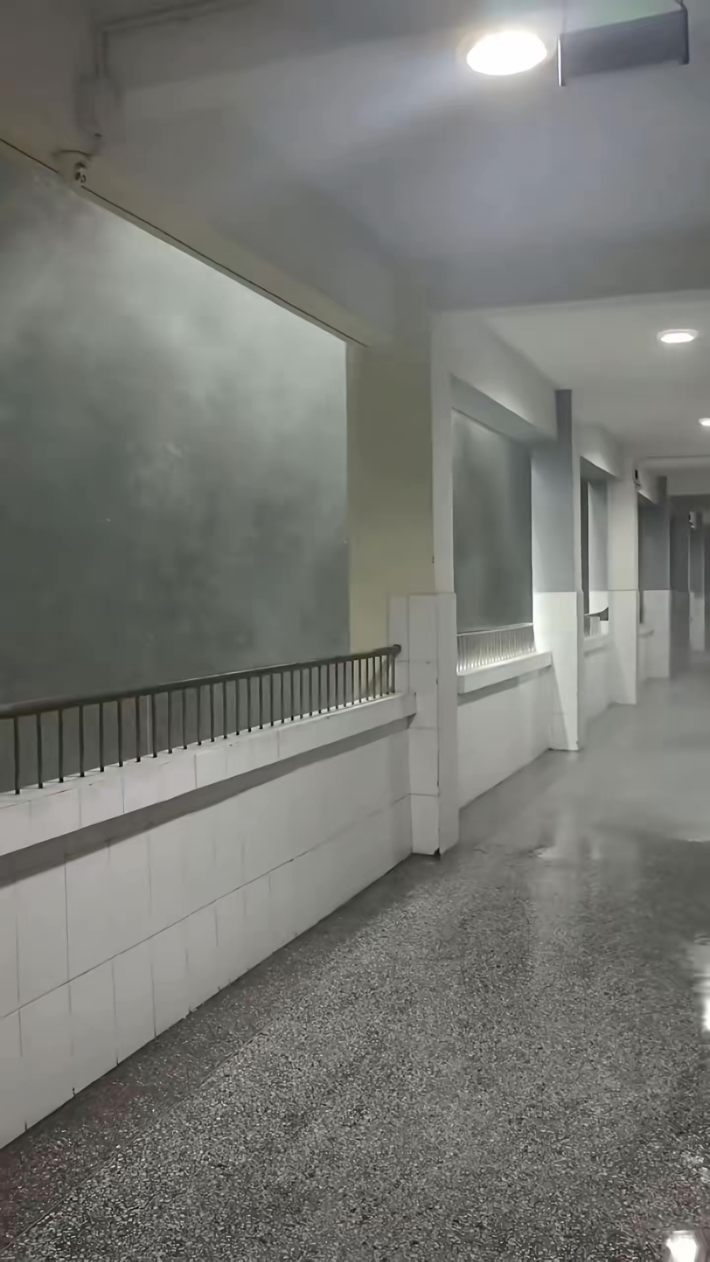 防止你没见过：这么大的雨 