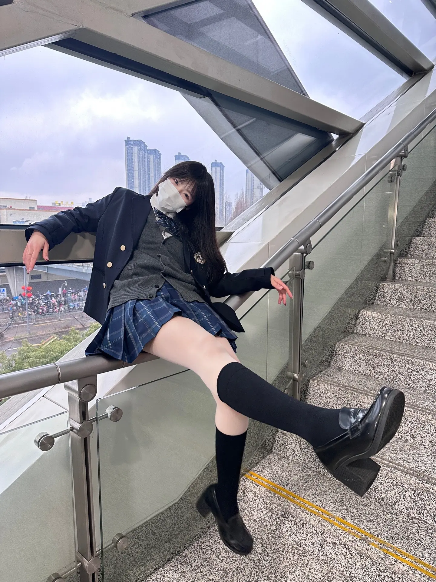 除了帅气无话可说。