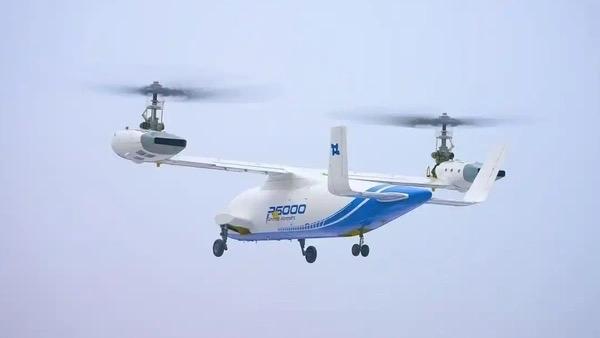 北京商报讯 12月28日，联合飞机集团自主研制的全球首款6吨级倾转旋翼飞行器镧影