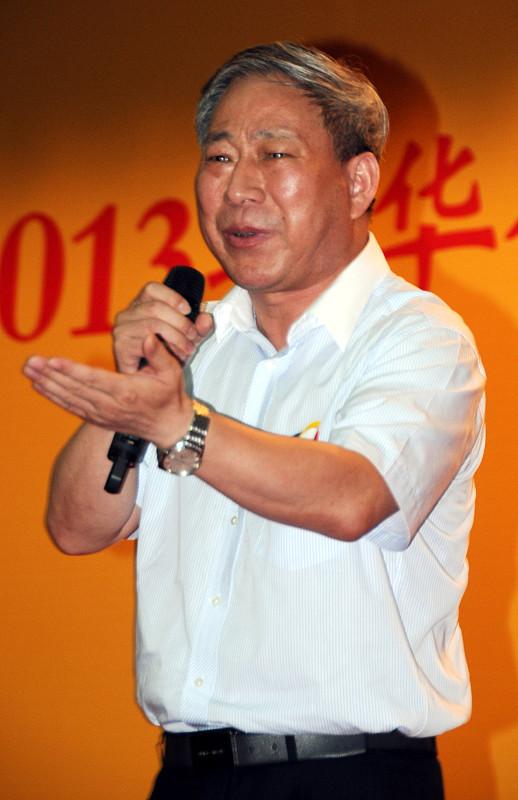 于东来建议，个人收入用于家人和孩子的支出不能超过30%，过度承担孩子开支，会形成