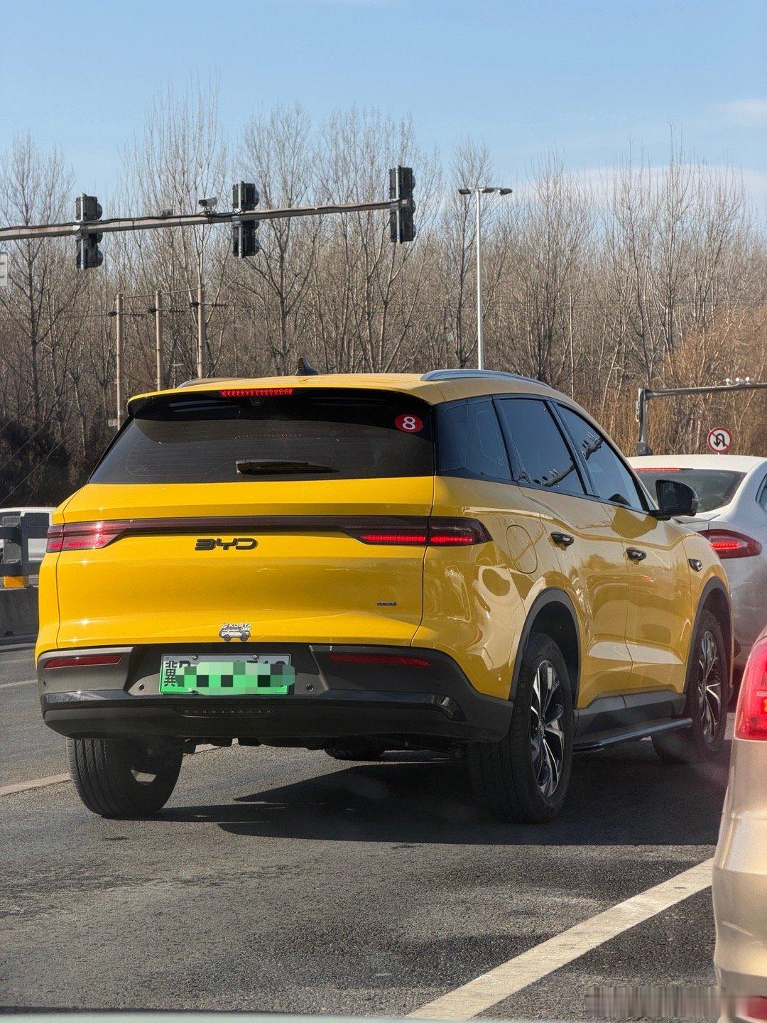 简洁一点的比亚迪看起来好看多了 