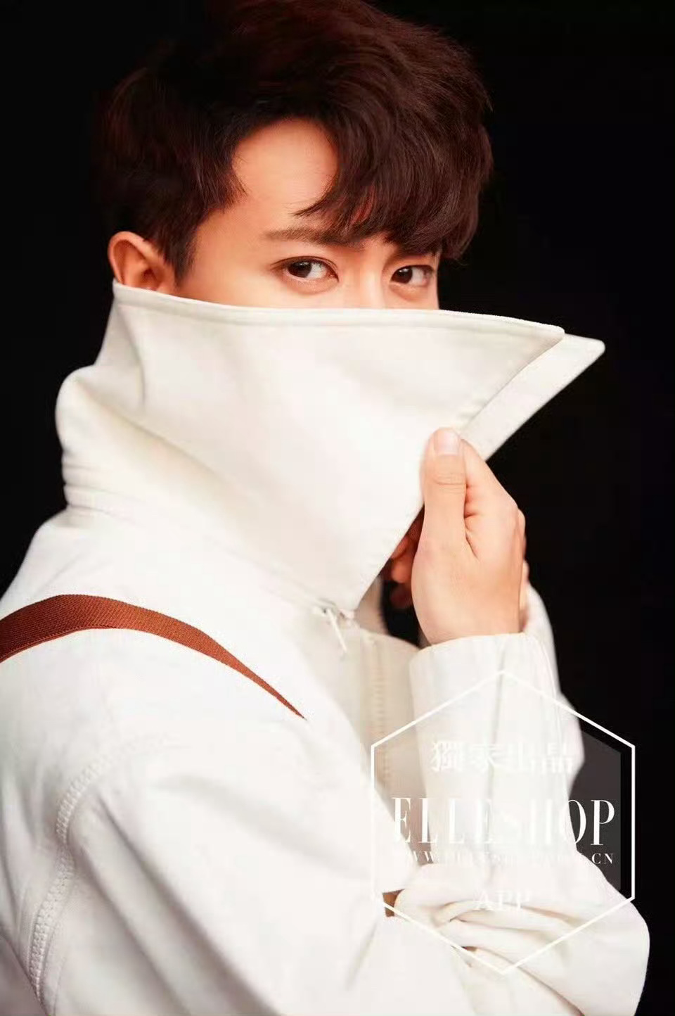 “晚风收尾，想念就位，晚安💤我们的心上任”