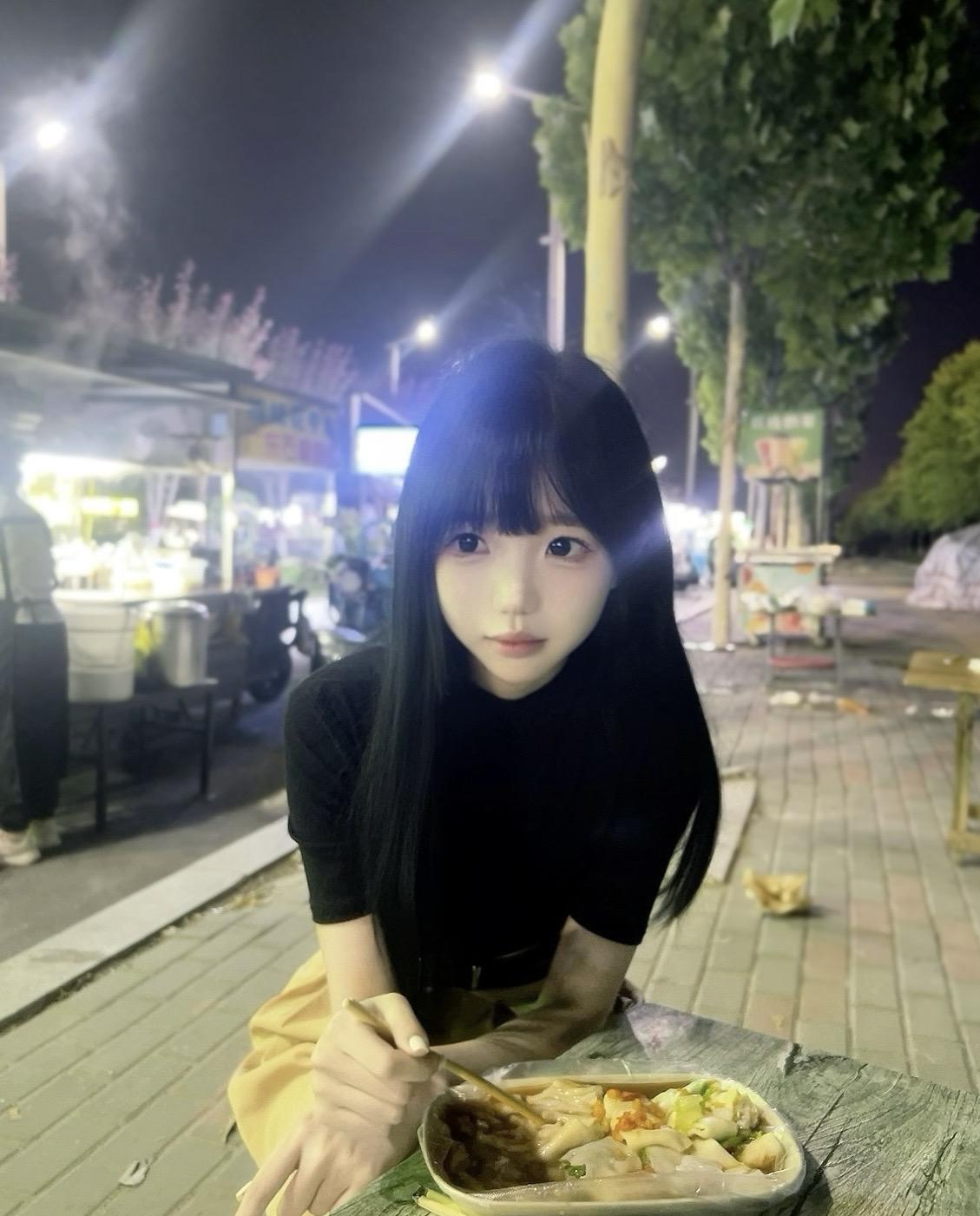 妈妈 你给我的饭钱我都给他了 我没吃饱 他也不爱我