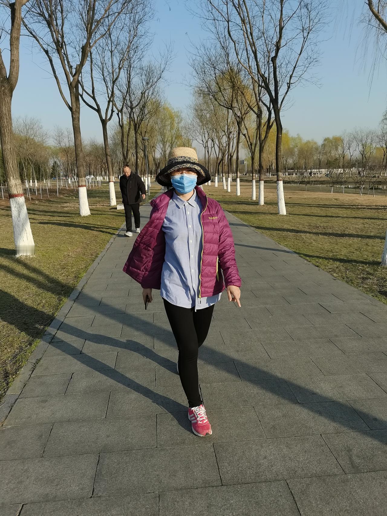 意料之中，意料之外
1、意料之中，是会跌。跌的有点多，近5000家下跌。这也是接