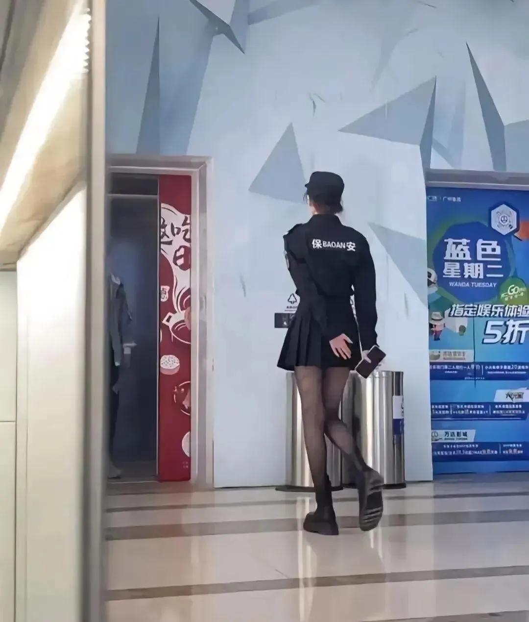 这保安，月薪得有3000吧！