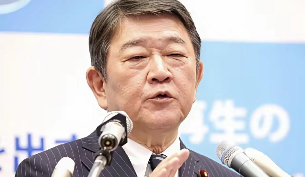 日本外务大臣表示：中国不应再拿“历史牌”向日本施压，因为我们都很清楚，这样解决不