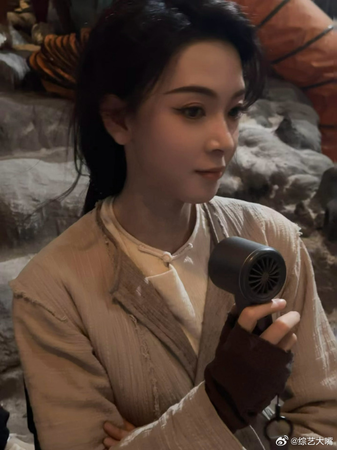 姑力全开霍仙姑专心搞事业的霍家主霍仙姑 旗袍之下暗藏万千谋略，霍仙姑独撑偌大霍家
