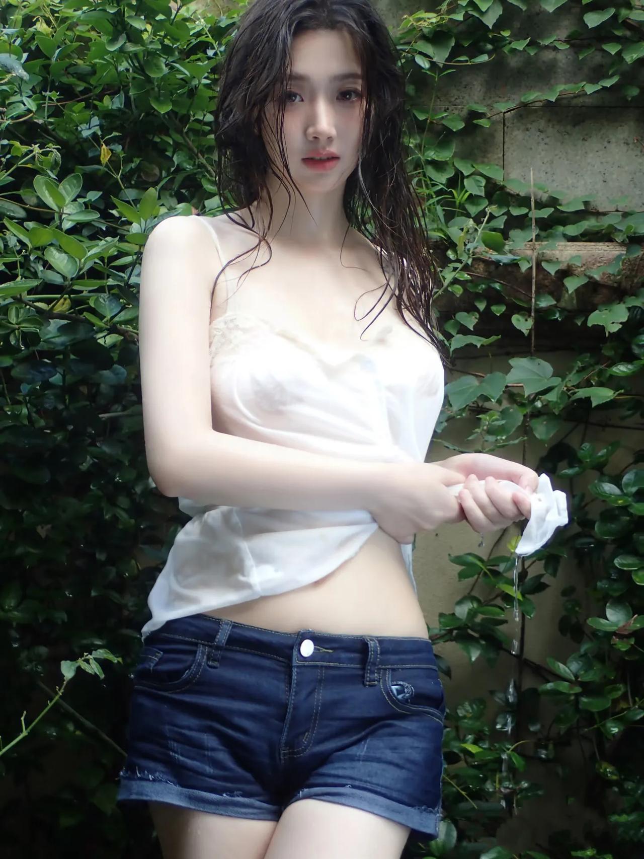 ——秋色染痴浓
     ——文/一只嗑字的🕊️鸽子
       —— 
