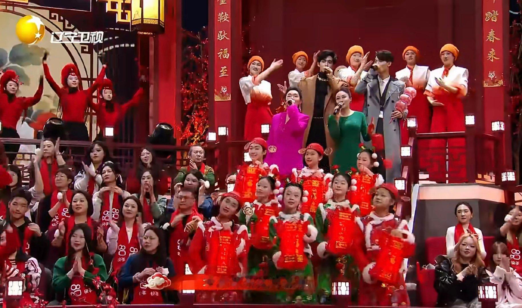 于适骑马归家上辽宁春晚于适辽宁春晚吉他弹唱梦回巴太辽宁春晚 吉他一拿，温柔开唱，