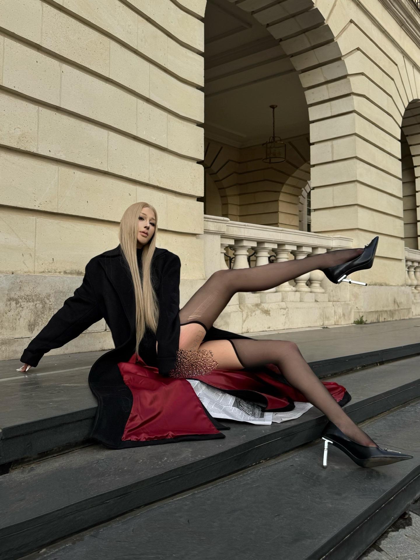 拍照从不批腿。