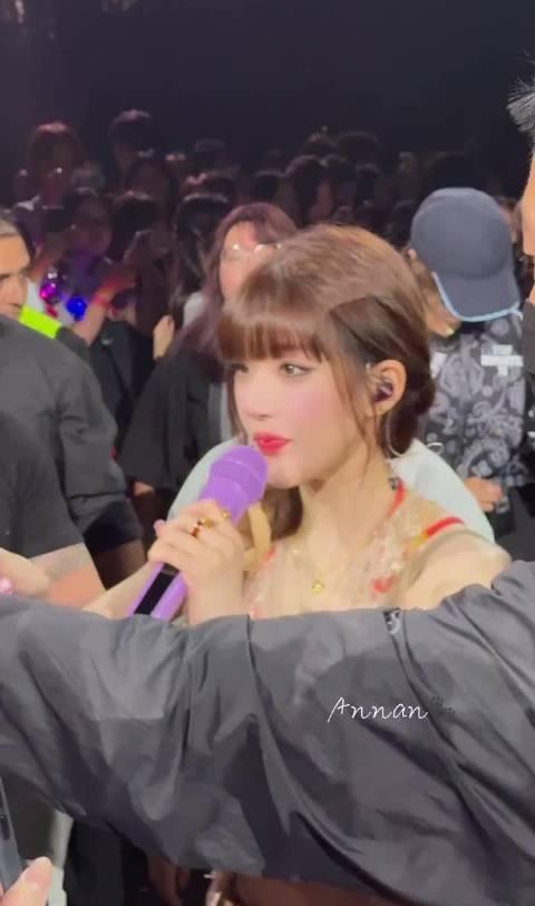 演唱会近身拍照合集
这就是她斩获万千少女真心的秘密
赵露思 ​​​