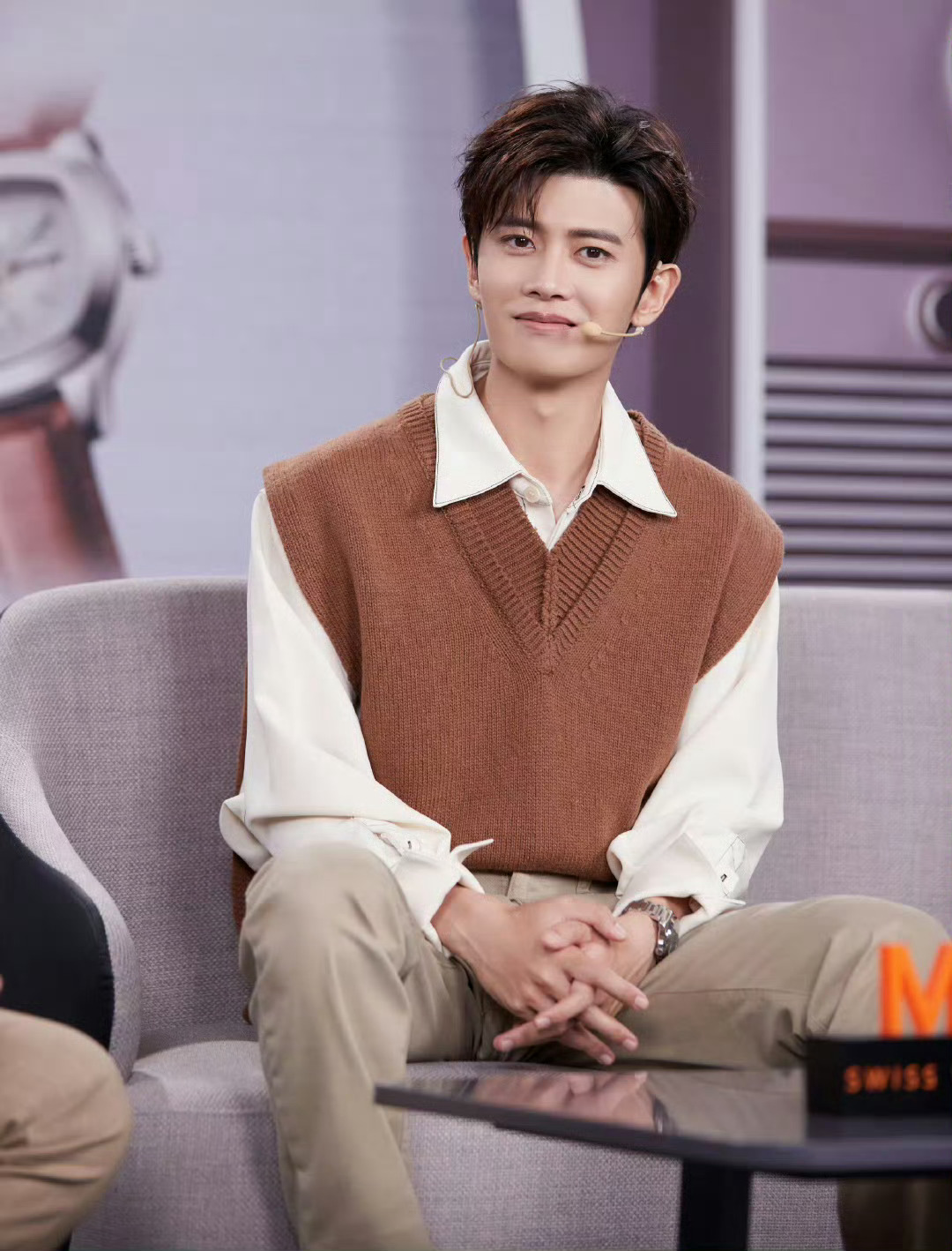 任嘉伦[超话]  3🐾 [桃花] 任嘉伦 [桃花]🐾有些人，一旦遇见，便一眼