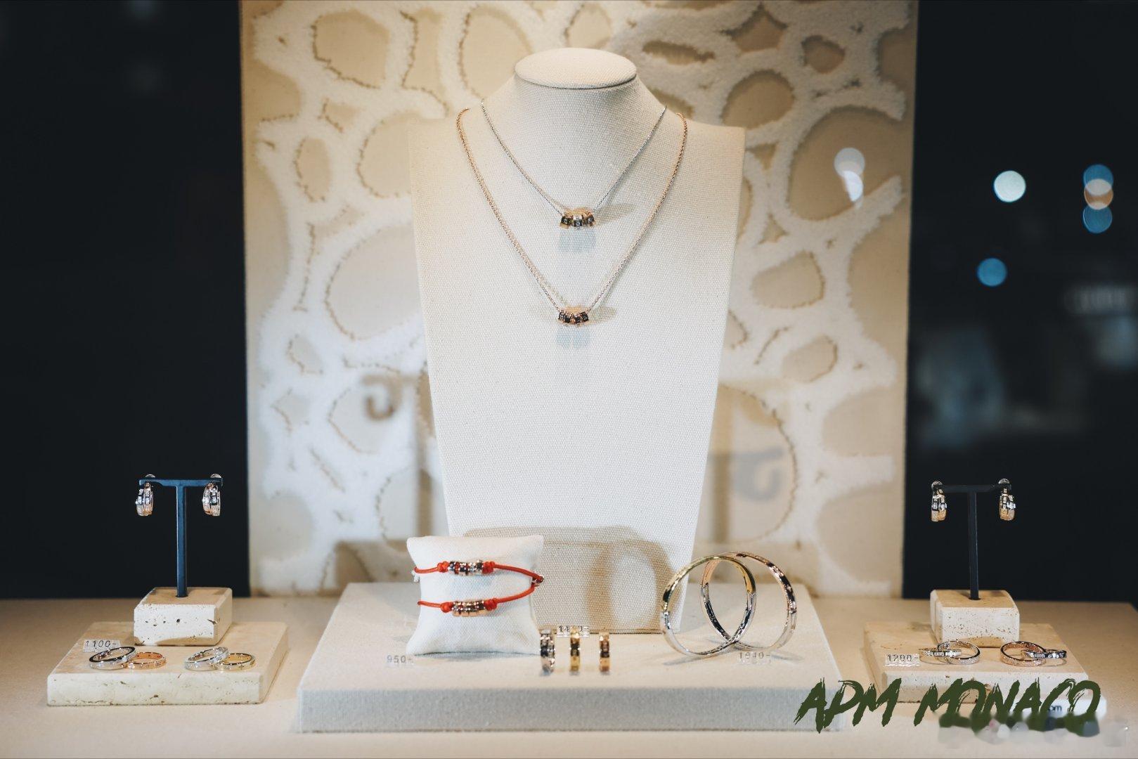 微博文化交流之夜 正热烈开展，想在曼谷的艳阳下闪闪发光？APMMONACO ÉT