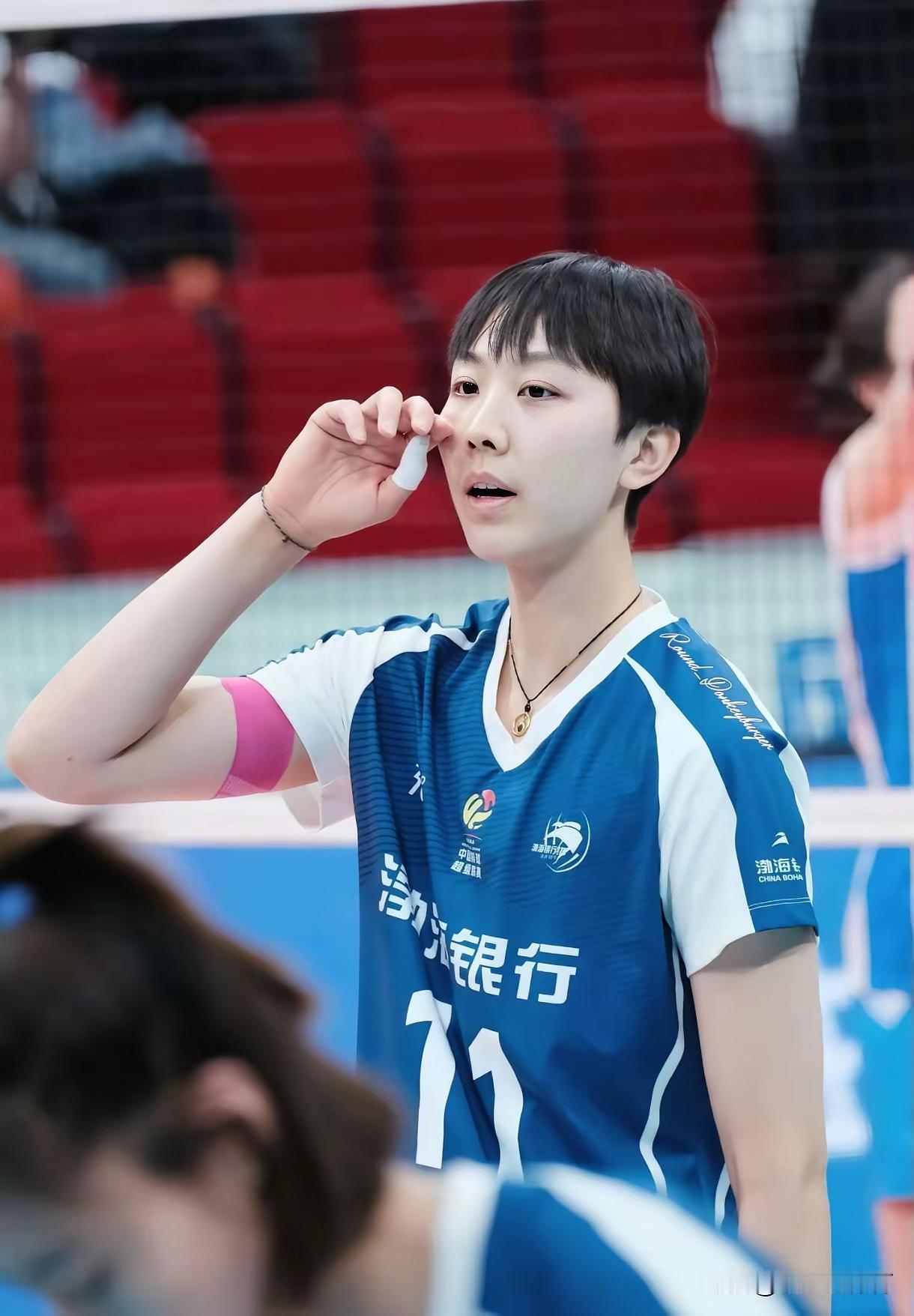 能改写“天津时间”的并非李盈莹！
本赛季排超联赛常规赛中，天津女排两次五局大战输