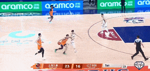 上海男篮vs辽宁男篮 上海第一节被辽宁爆了篮板（8-16），但是依旧一度领先10